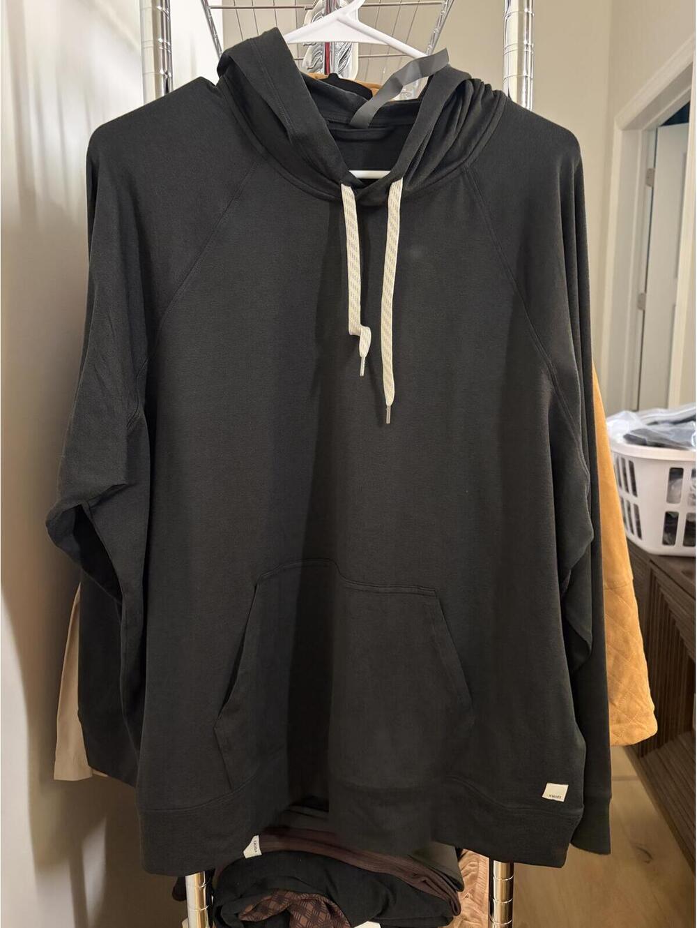 Vuori Pullover Hoodie size L